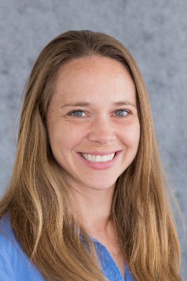 Dr. Stephanie Claussen 