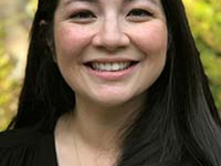 Jenna Headshot